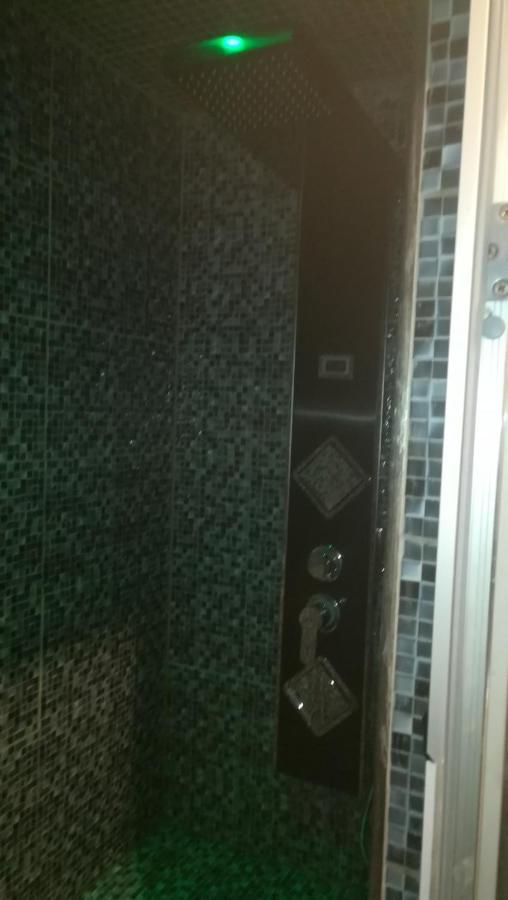 Suite avec SPA&Jacuzzi Sète Extérieur photo